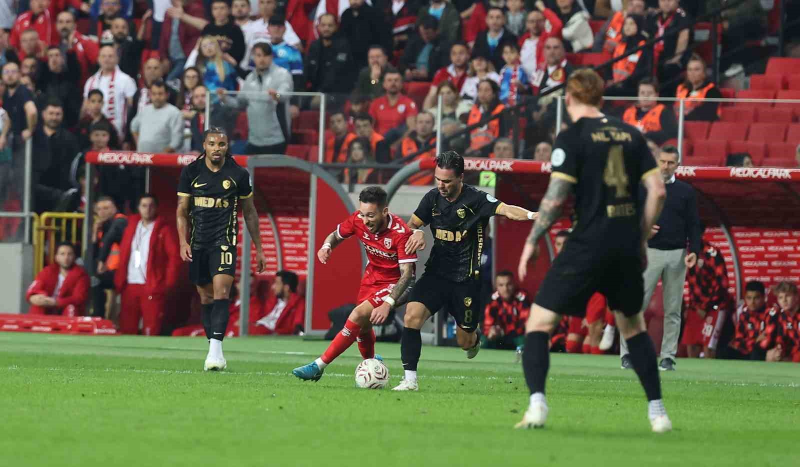 Trendyol Süper Lig: Samsunspor: 1 - Amed Sportif Faaliyetler: 0 (İlk yarı) — görsel 9