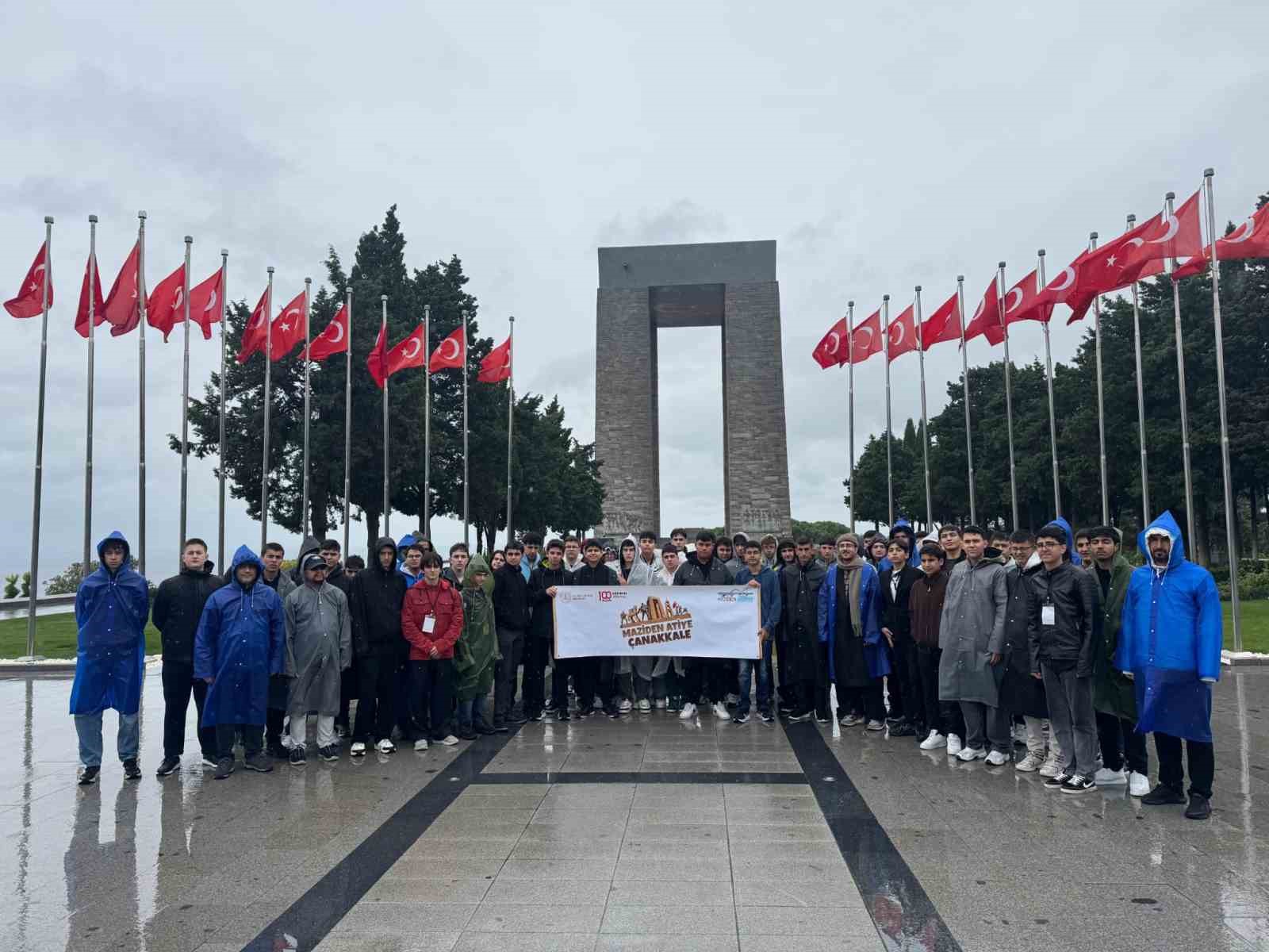 Eskişehir öğrencilerinin de katıldığı "Maziyeden Âtiye Çanakkale" programı gerçekleşti — görsel 3