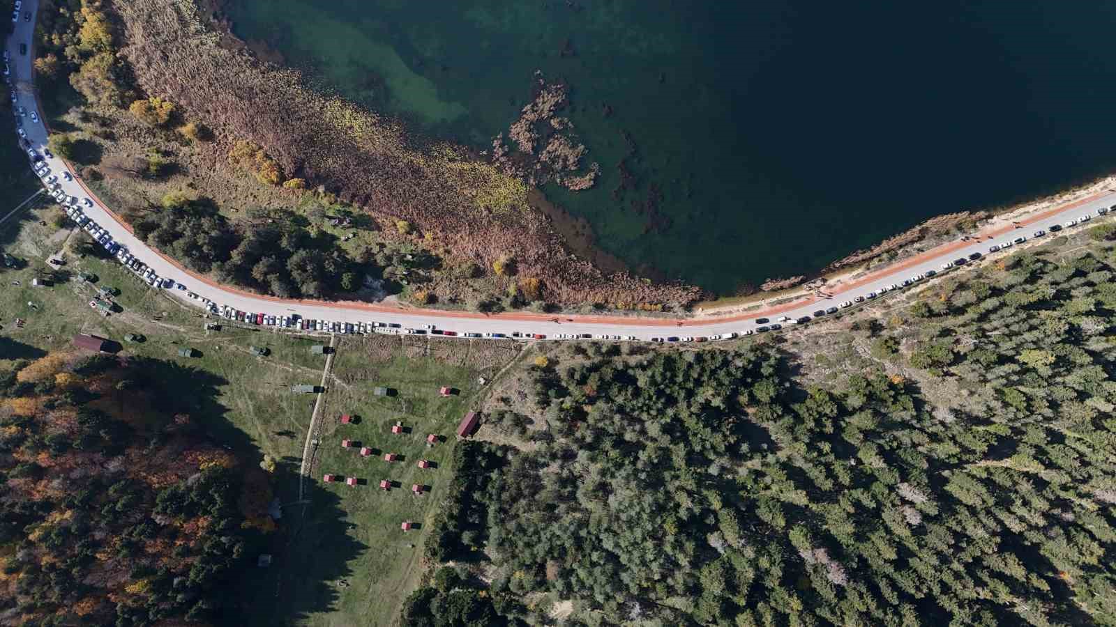 Abant’ta sonbahar güzelliği: Ziyaretçiler akın etti — görsel 10
