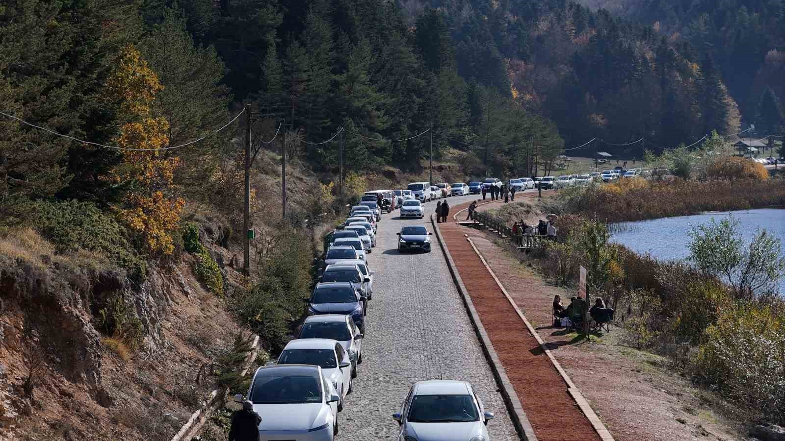 Abant’ta sonbahar güzelliği: Ziyaretçiler akın etti — görsel 11