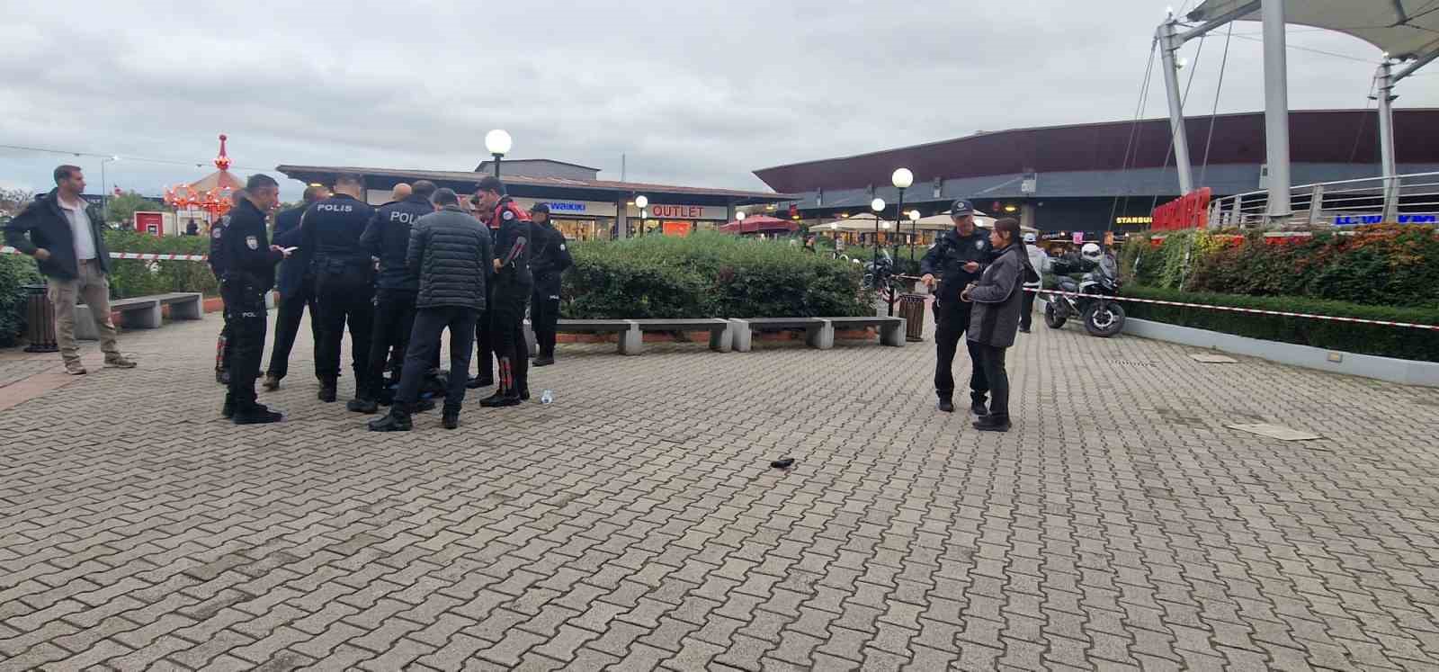 AVM’de silahı ateş alınca kendini vurdu — görsel 1
