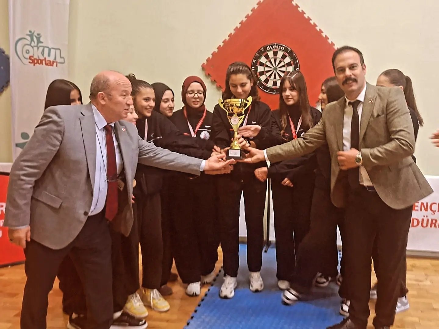 Okul sporları dart genç kız müsabakaları tamamlandı — görsel 3