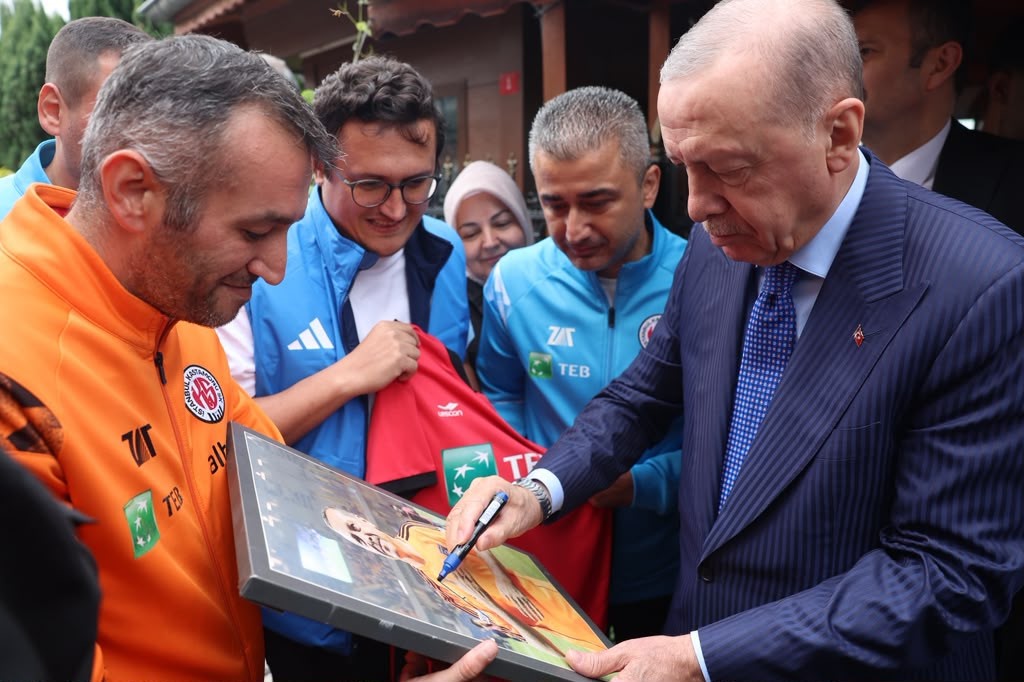 Cumhurbaşkanı Erdoğan, İstanbul Kastamonuspor yönetimini kabul etti — görsel 4