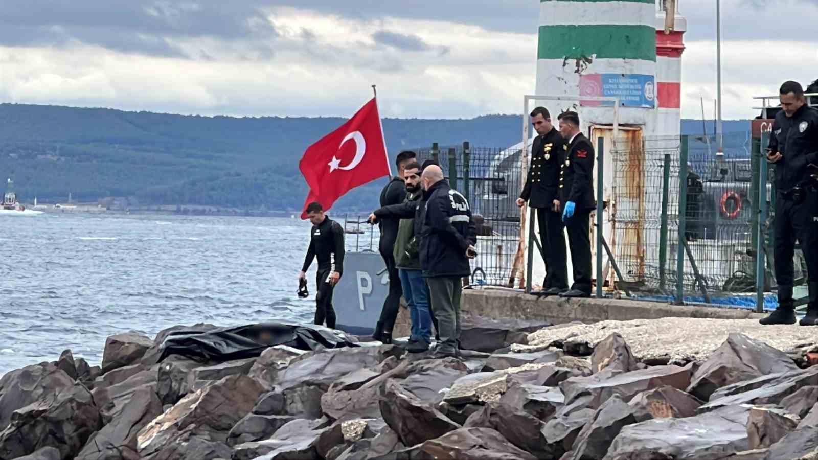 Çanakkale’de denizde erkek cesedi bulundu — görsel 7