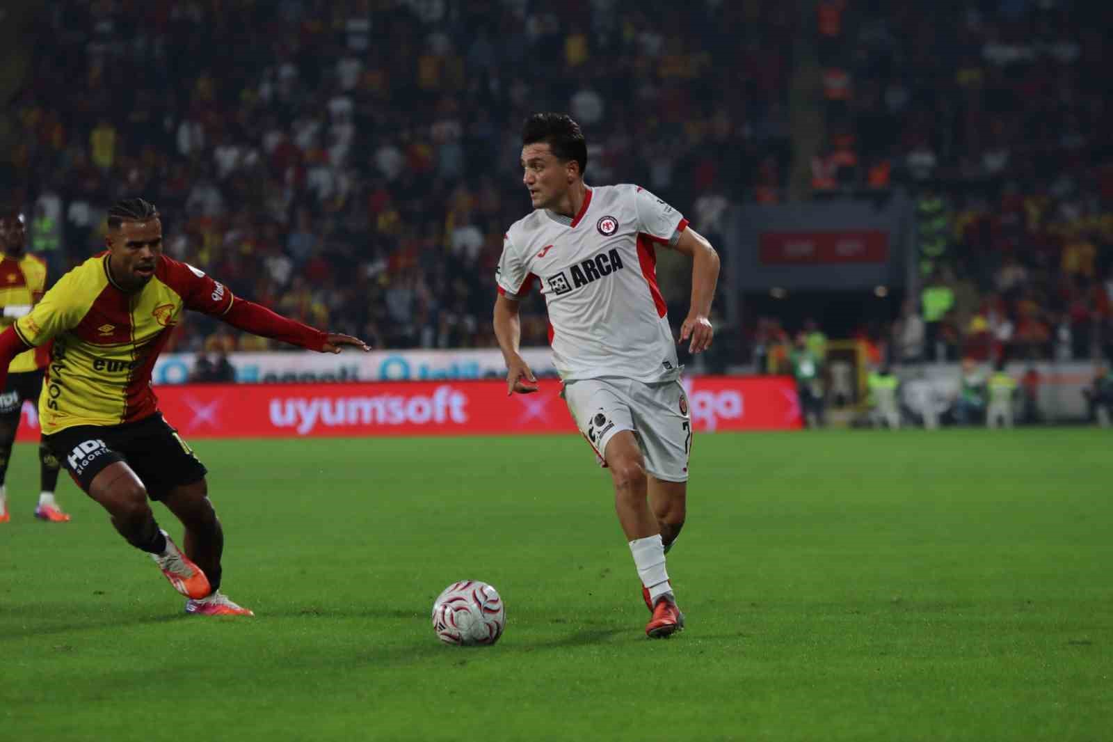 Trendyol Süper Lig: Göztepe: 2 - Çorum FK: 0 (Maç sonucu) — görsel 11
