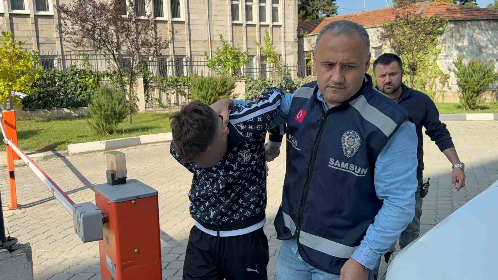 Kız meselesi yüzünden 2 kişiyi bıçakladı — görsel 1