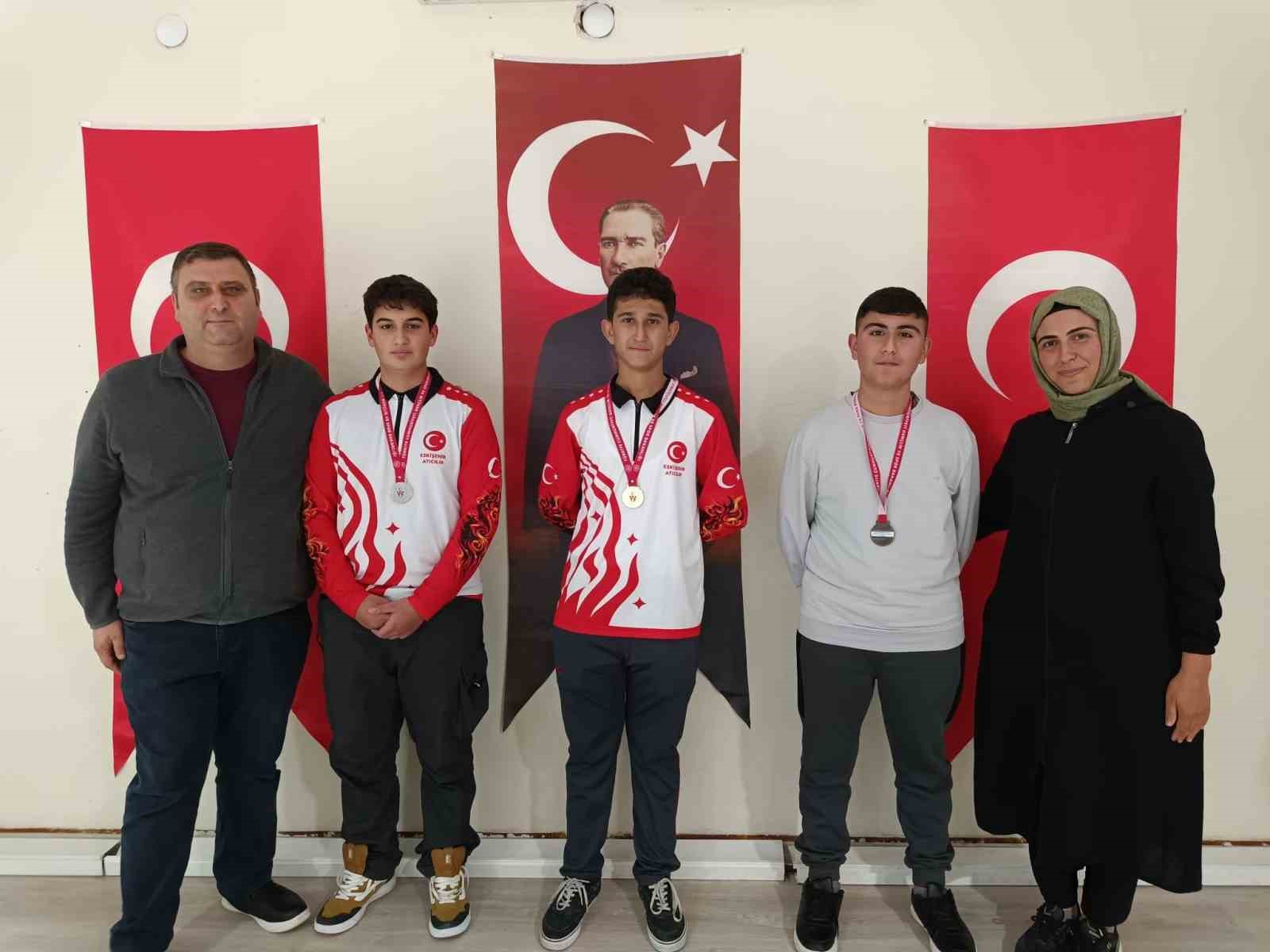 Eskişehir’de 29 Ekim Cumhuriyet Bayramı havalı silahlar atıcılık kupası gerçekleştirildi — görsel 4