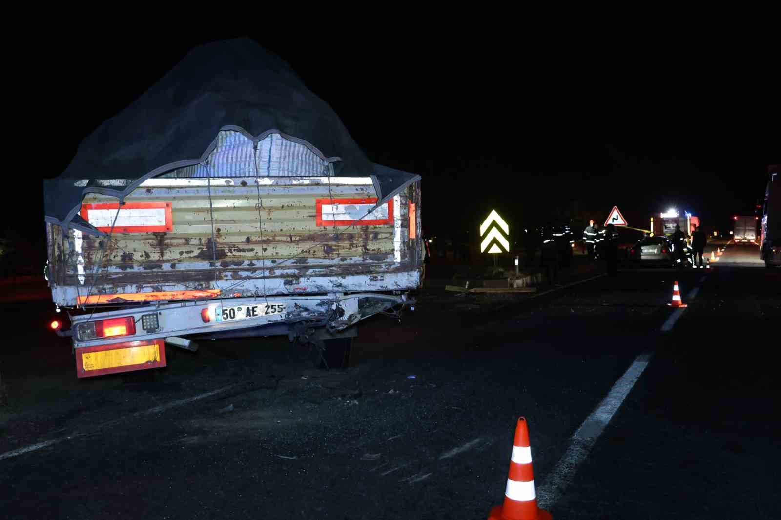 Nevşehir’de feci kaza: Otomobil tıra çarptı, 2 kişi hayatını kaybetti — görsel 12