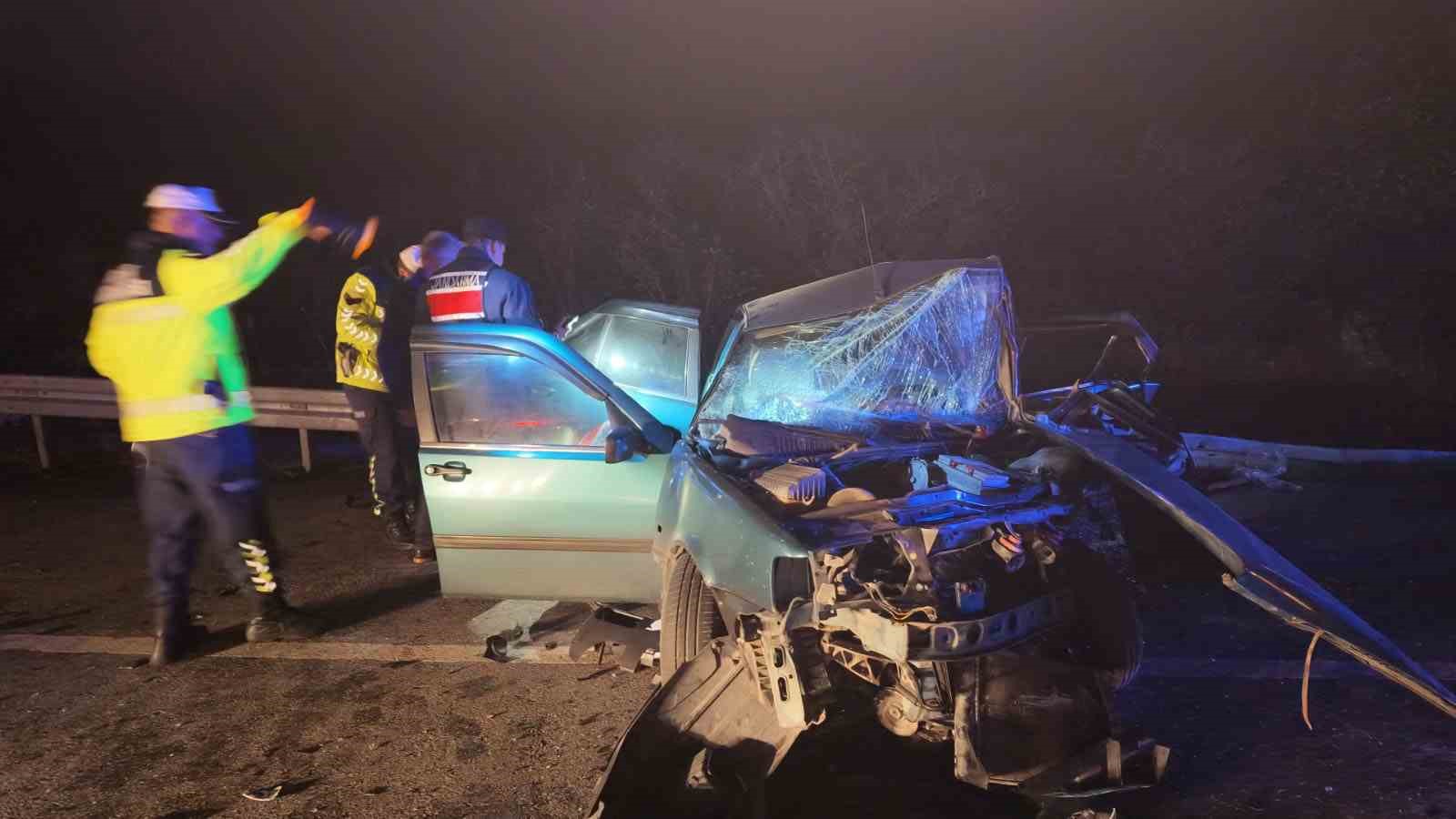 Düzce’de iki araç kafa kafaya çarpıştı: 5 yaralı — görsel 1