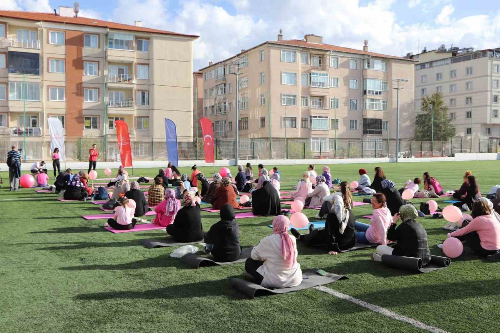 Kütahya’da "Pembe Pilates" etkinliğiyle meme kanserinde erken tanıya dikkat çekildi — görsel 4