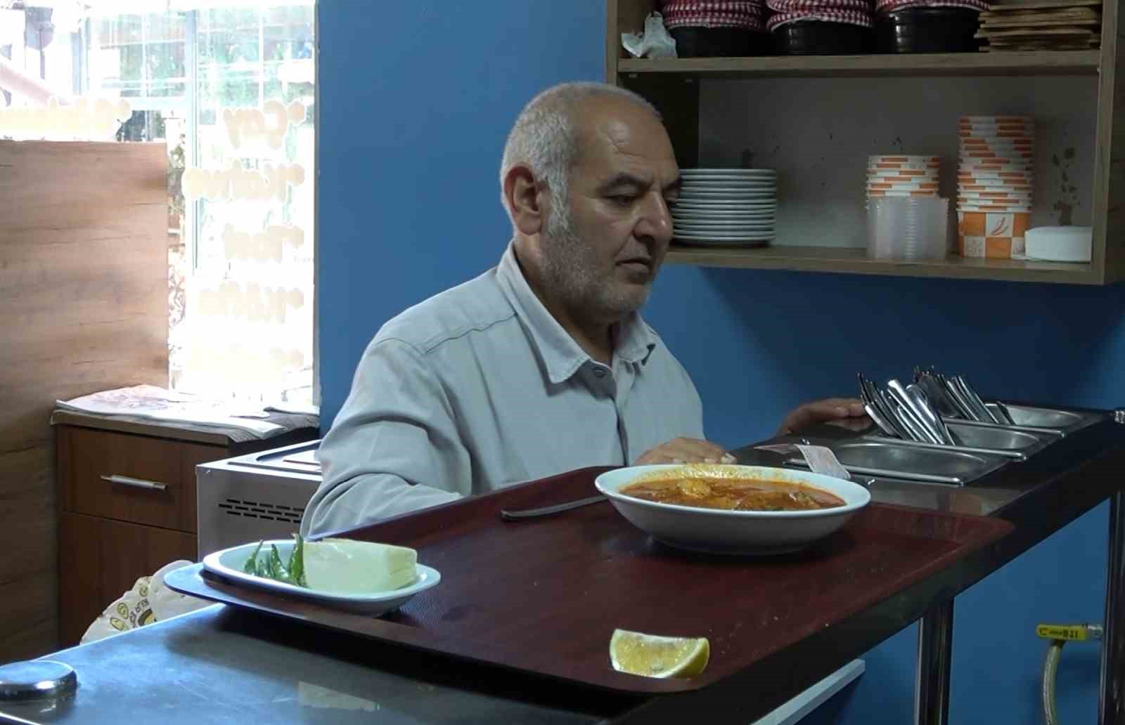 Aksaray’da Kurtlar Vadisi’ndeki Abidin’e benzeyen lokantacı ilgi çekiyor — görsel 5