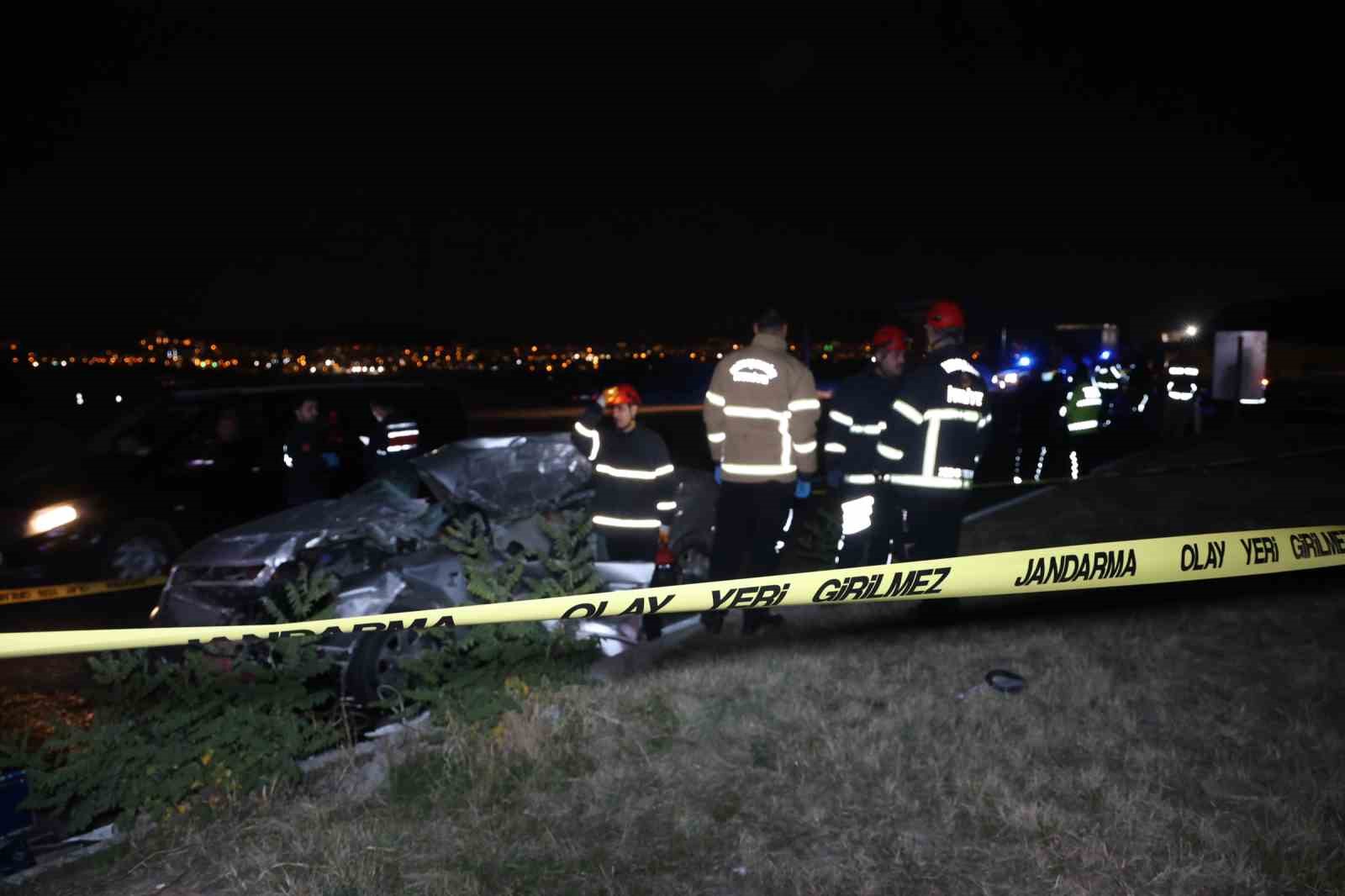 Nevşehir’de feci kaza: Otomobil tıra çarptı, 2 kişi hayatını kaybetti — görsel 5