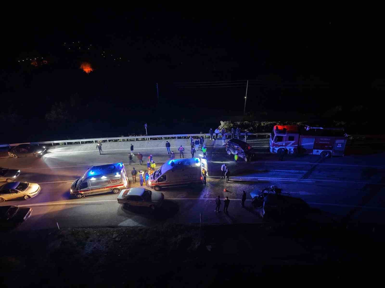 Düzce’de iki araç kafa kafaya çarpıştı: 5 yaralı — görsel 3