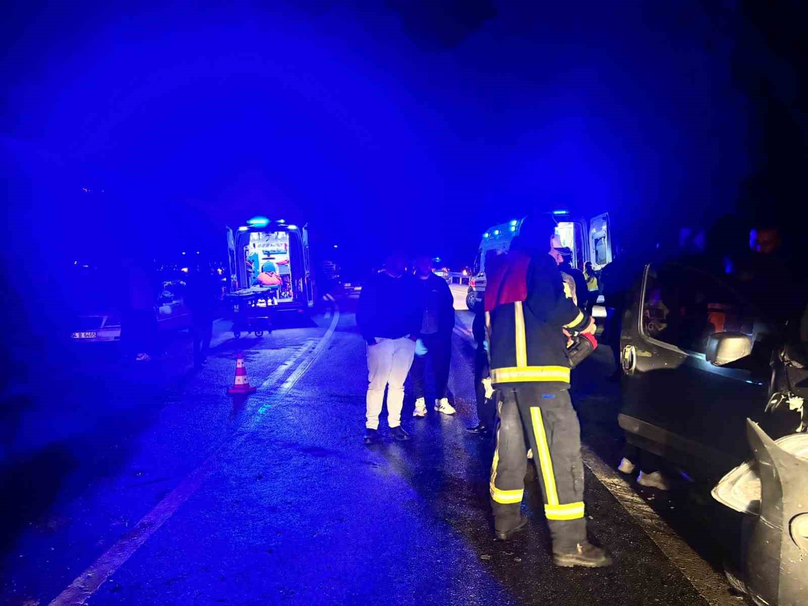 Düzce’de iki araç kafa kafaya çarpıştı: 5 yaralı — görsel 7