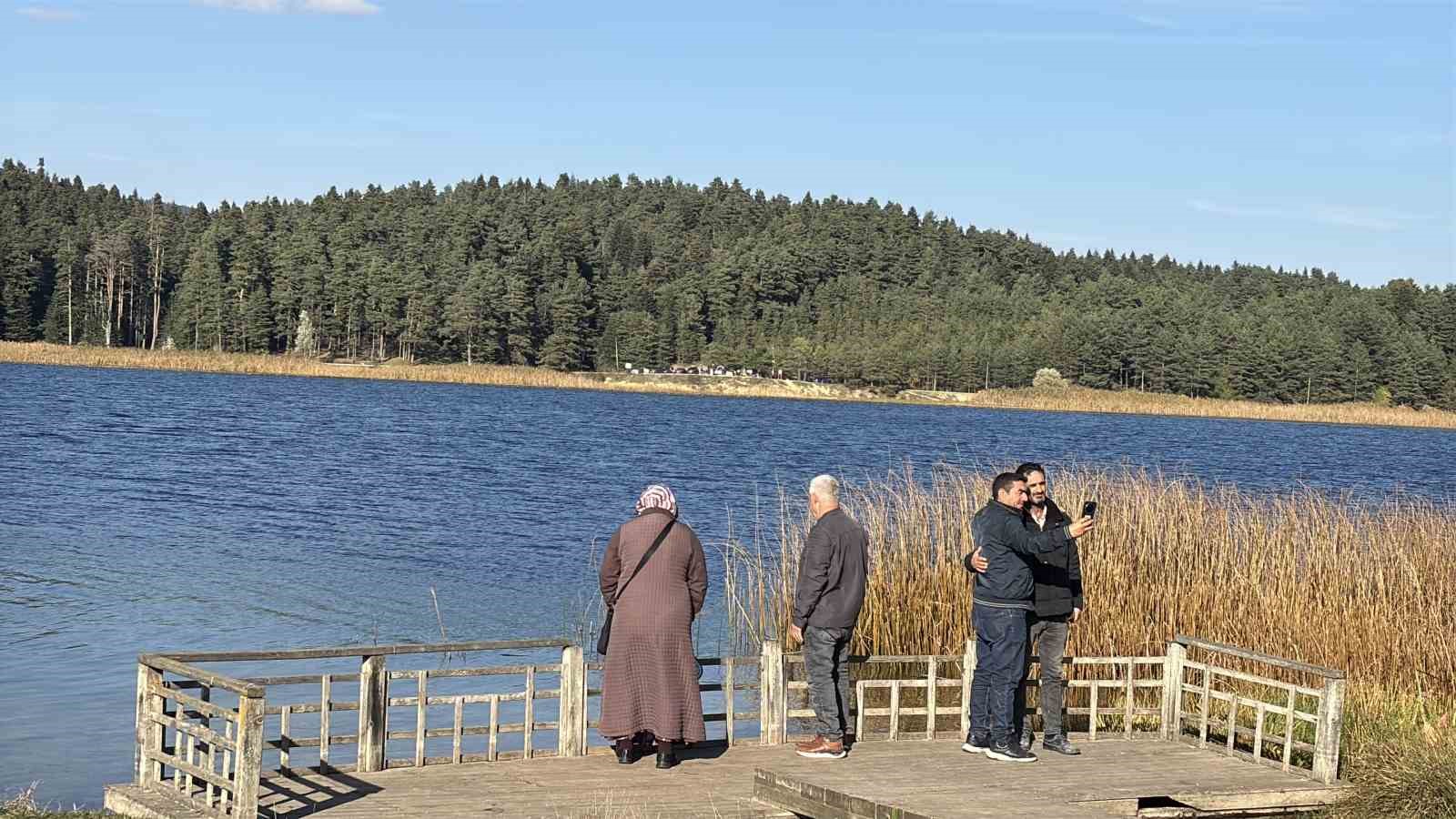 Abant’ta sonbahar güzelliği: Ziyaretçiler akın etti — görsel 14