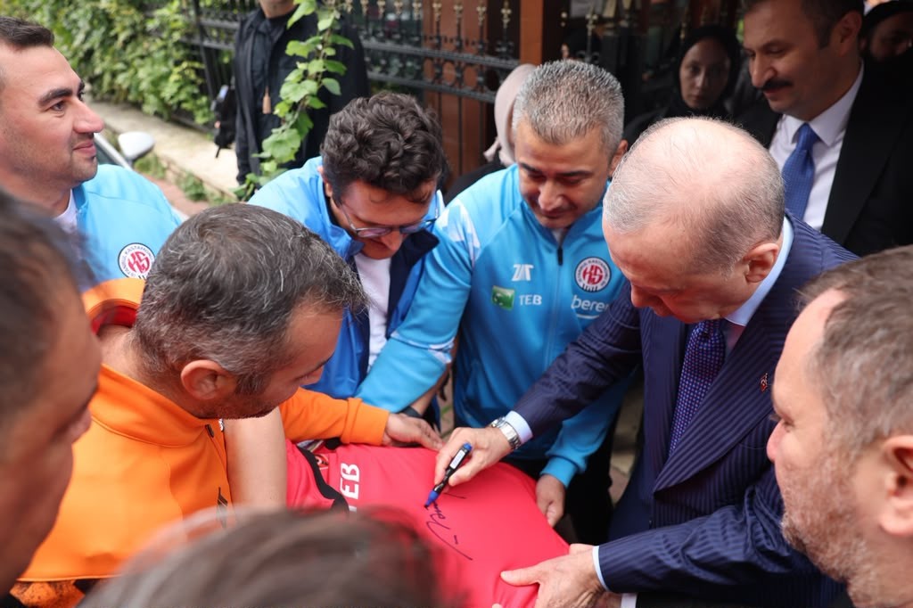 Cumhurbaşkanı Erdoğan, İstanbul Kastamonuspor yönetimini kabul etti — görsel 2