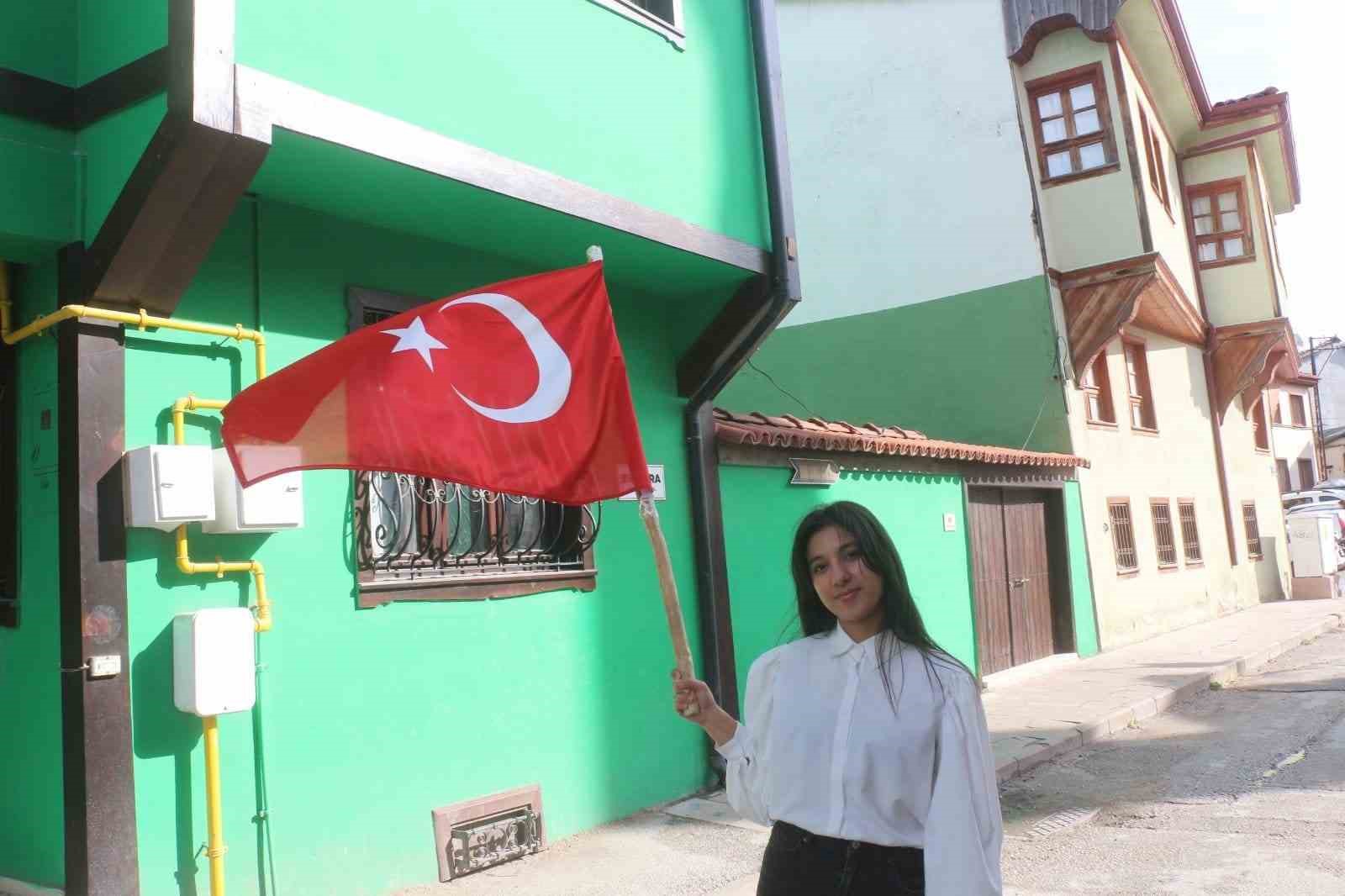 Eskişehir’de Cumhuriyet coşkusu Gençlik Tiyatrosuyla sahneye taşındı — görsel 2