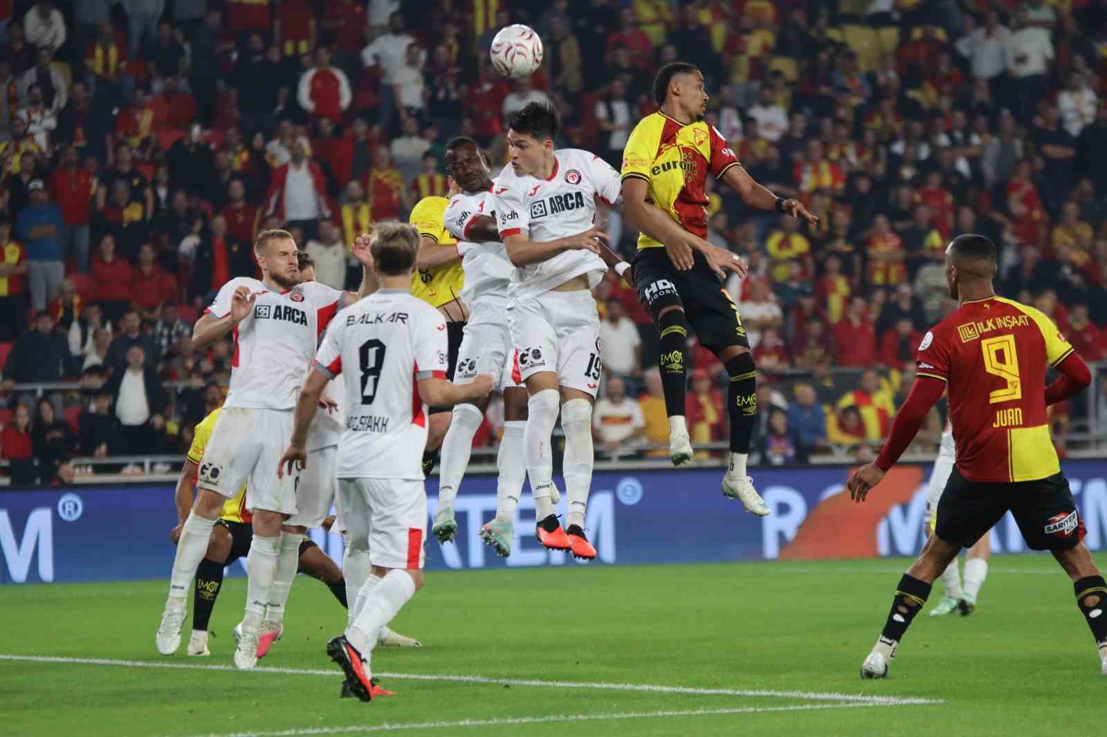 Trendyol Süper Lig: Göztepe: 2 - Çorum FK: 0 (Maç sonucu) — görsel 4