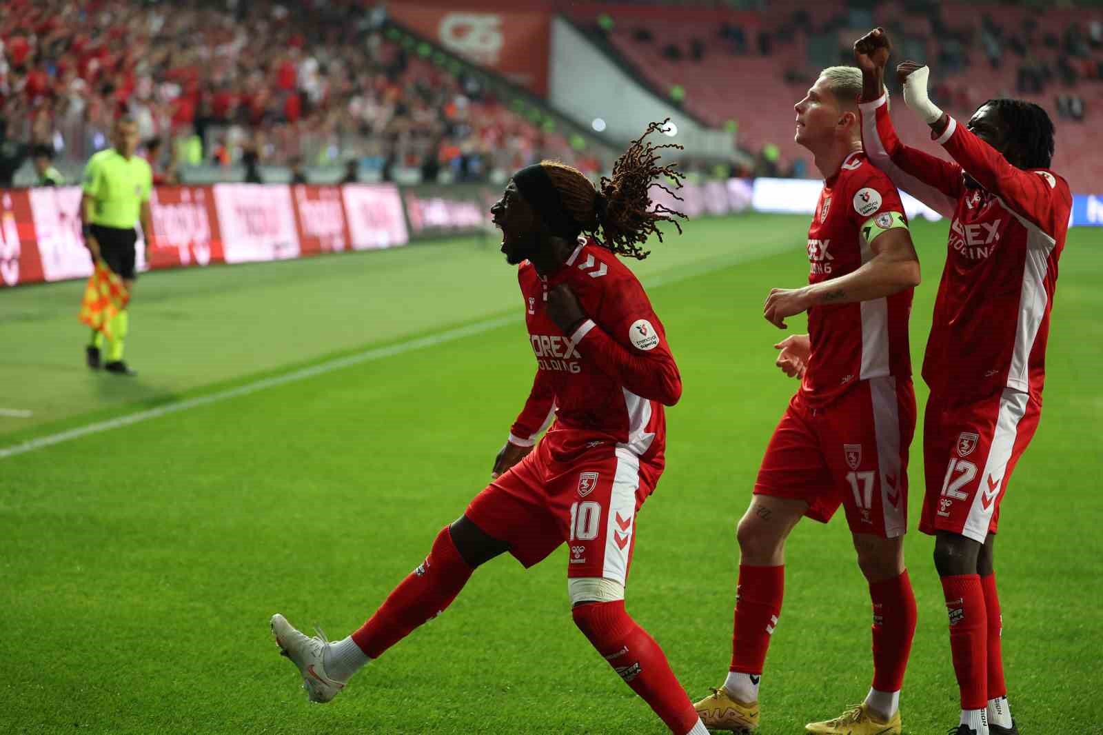 Trendyol Süper Lig: Samsunspor: 1 - Amed Sportif Faaliyetler: 0 (İlk yarı) — görsel 3