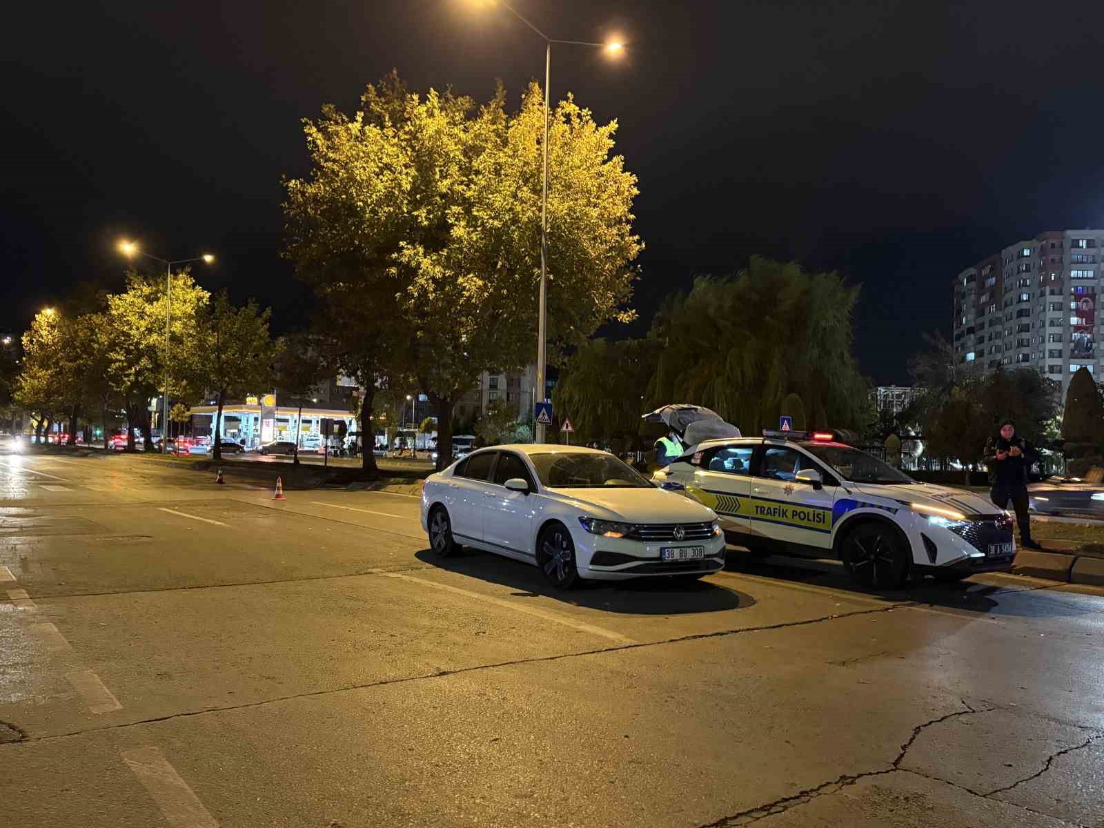 Otomobilin çarptığı üniversite öğrencisi ağır yaralandı — görsel 1