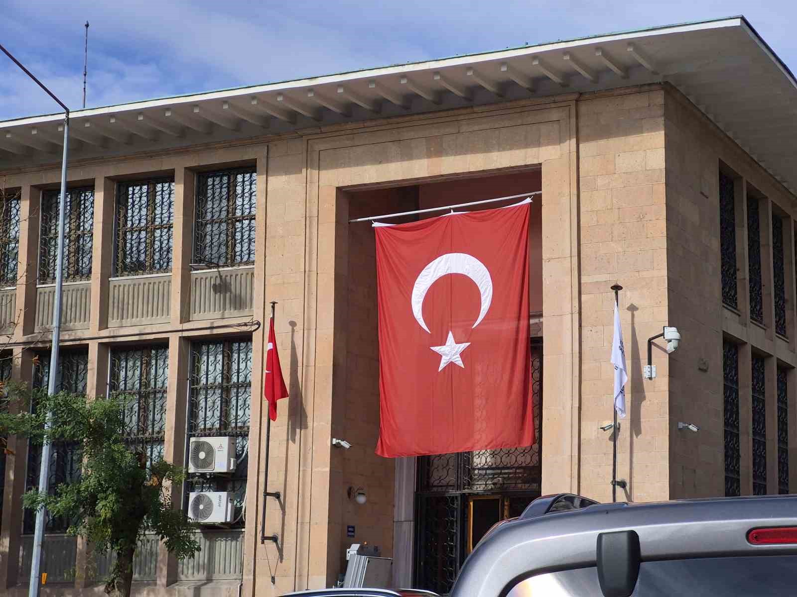 29 Ekim öncesi binalar dev Türk bayraklarıyla donatıldı — görsel 6