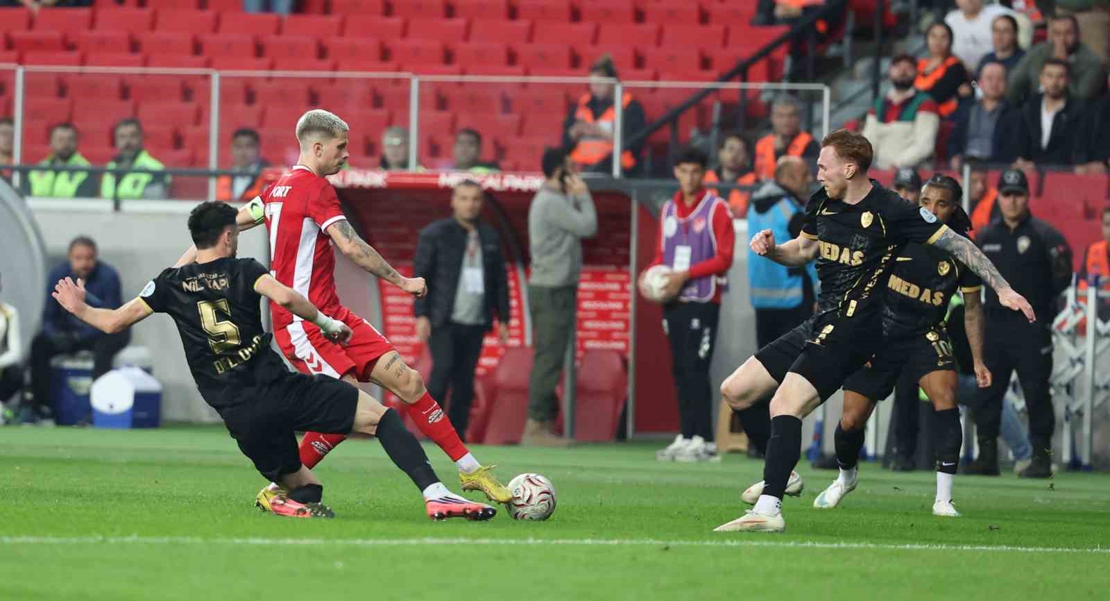 Trendyol Süper Lig: Samsunspor: 1 - Amed Sportif Faaliyetler: 0 (İlk yarı) — görsel 13