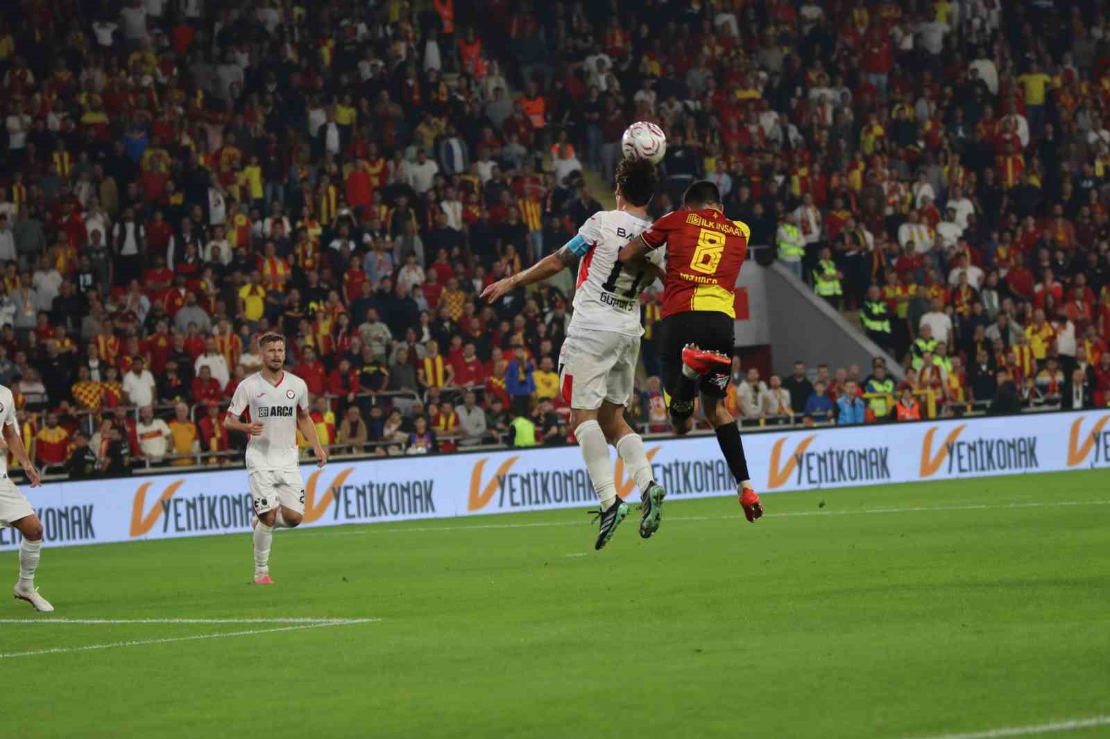 Trendyol Süper Lig: Göztepe: 2 - Çorum FK: 0 (Maç sonucu) — görsel 10