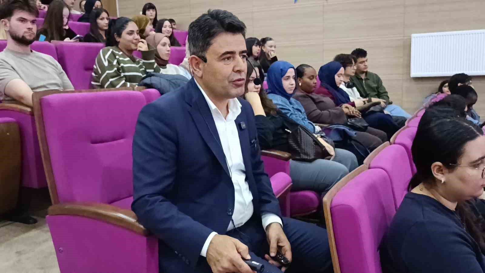 Boyraz’dan öğrencilere milli hızlı tren yorumu: "’Benim de bu trende eserim var’ diyebilirsiniz" — görsel 1