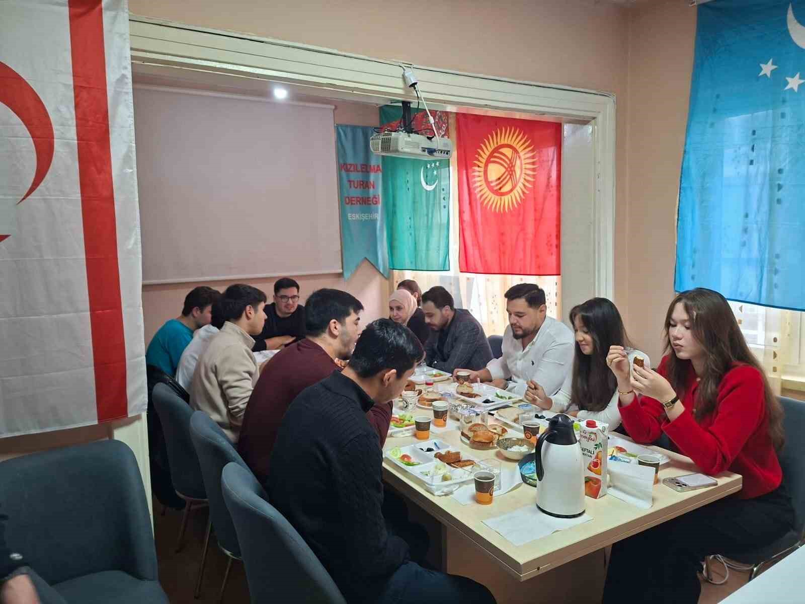 Eskişehir’de ‘Türk Dünyası öğrencileri’ kahvaltıda buluştular — görsel 3