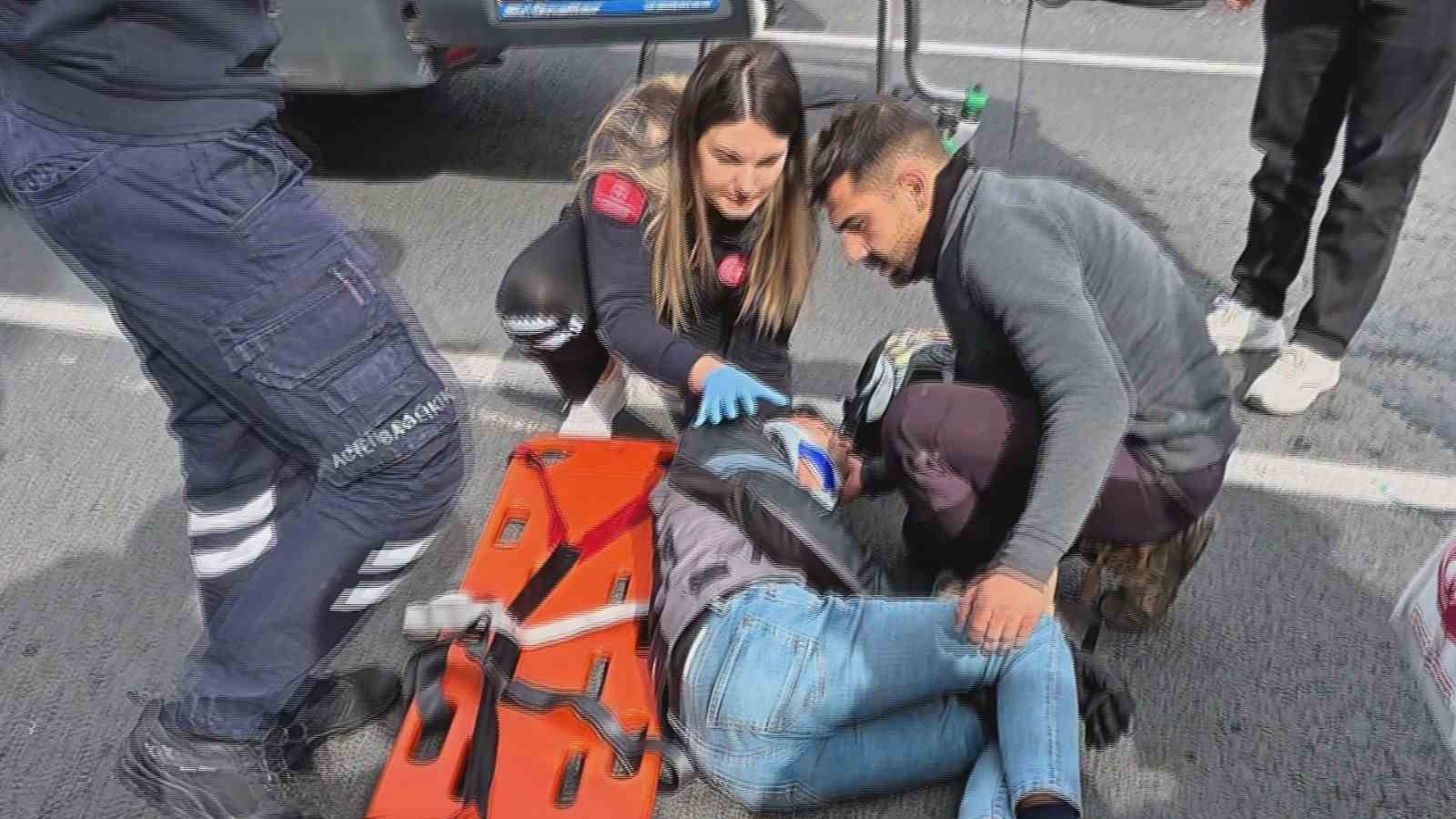 Otomobille çarpışan motosiklet sürücüsü havaya savruldu: 1 yaralı — görsel 5