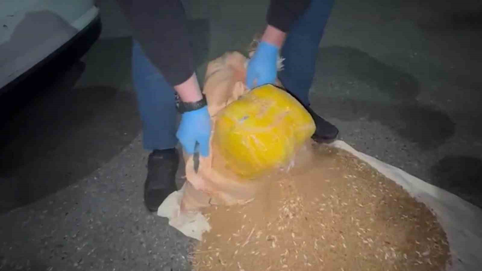 Diyarbakır’da asayiş uygulamaları: Uyuşturucuyu buğday torbalarında gizlemişler — görsel 2