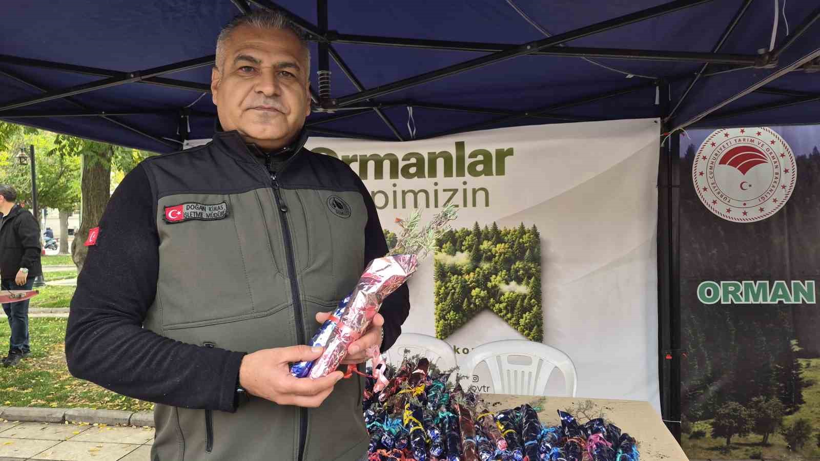 Eskişehir’de Cumhuriyet’in 103’üncü yılına özel bin 103 lavanta fidanı dağıtıldı — görsel 2