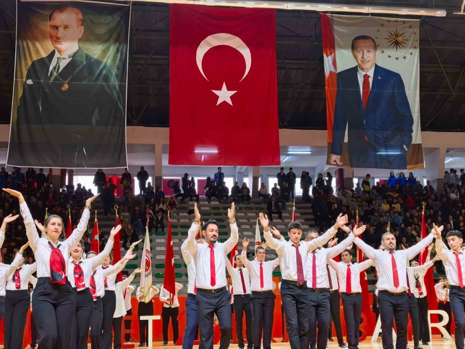 103 öğretmenle 103. yıl coşkusu — görsel 1