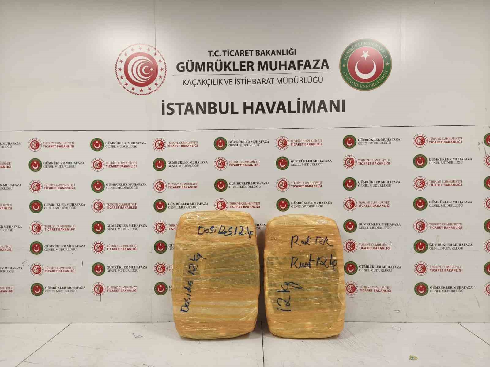 İstanbul Havalimanı’nda 25 kilo esrar ele geçirildi: 2 gözaltı — görsel 1