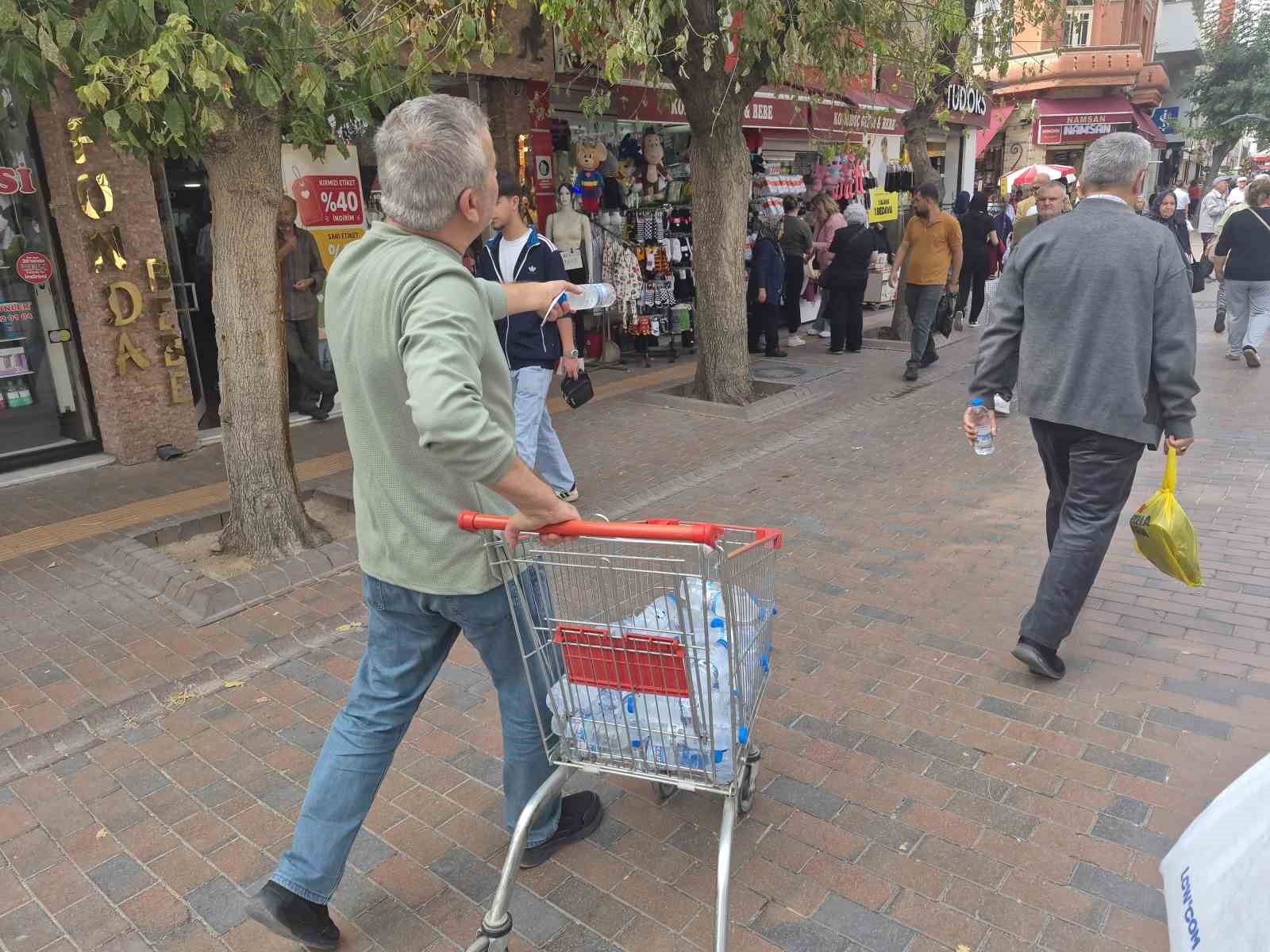 Eskişehir’de hayırseverler ile ihtiyaç sahiplerini buluşturan çaycı — görsel 4