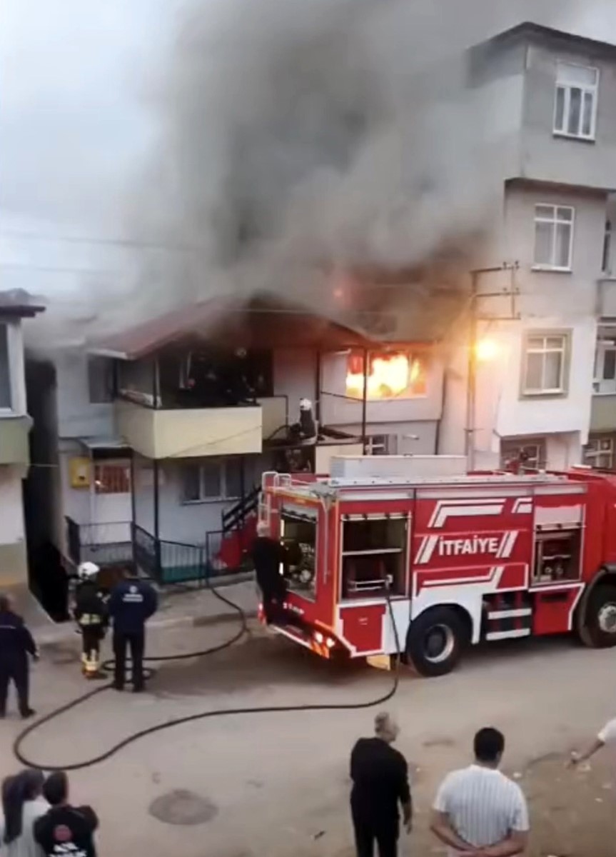 Samsun’da ev yangını: Tüm eşyalarını kaybeden aile evsiz kaldı — görsel 7