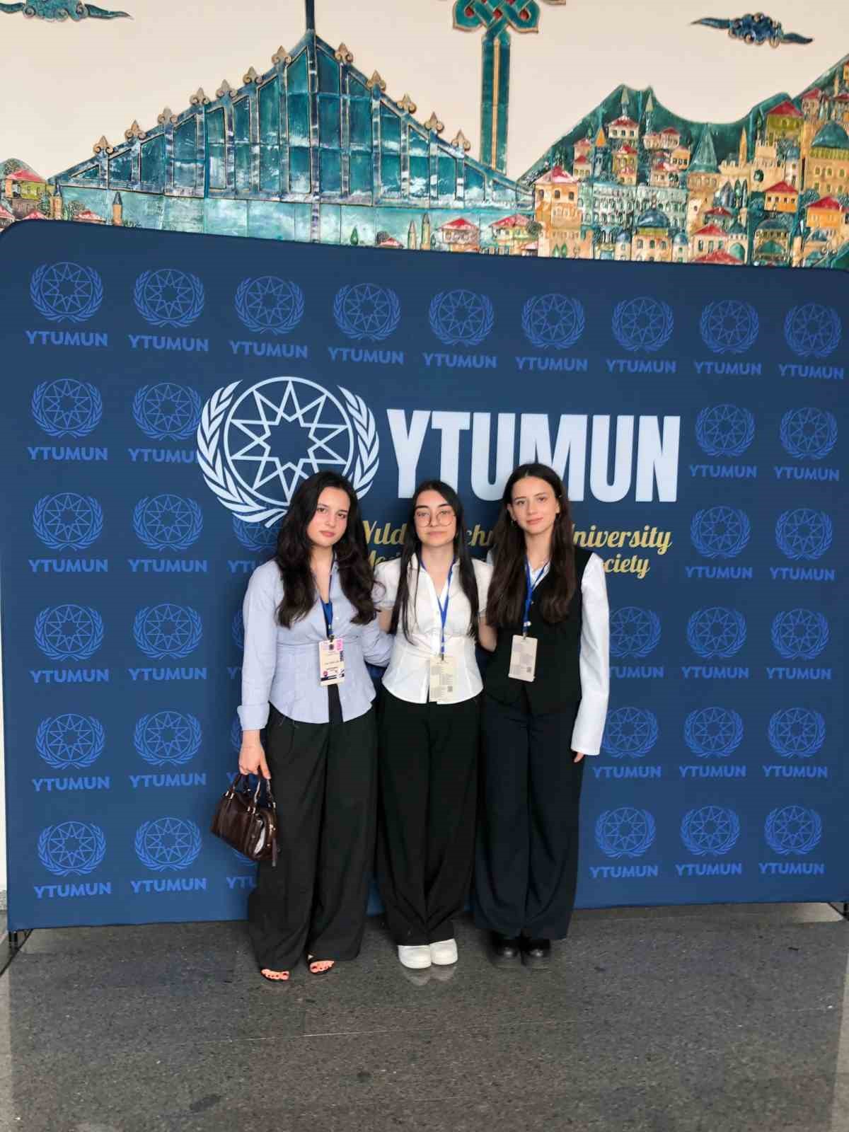 İhlas Koleji öğrencilerinden YTUMUN’da diplomasi başarısı — görsel 6