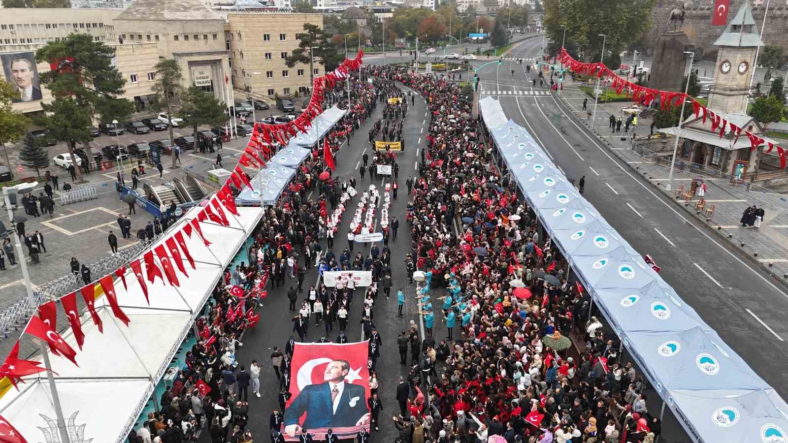 Komandoların gösterisi Cumhuriyet Bayramı kutlamalarına damga vurdu — görsel 8