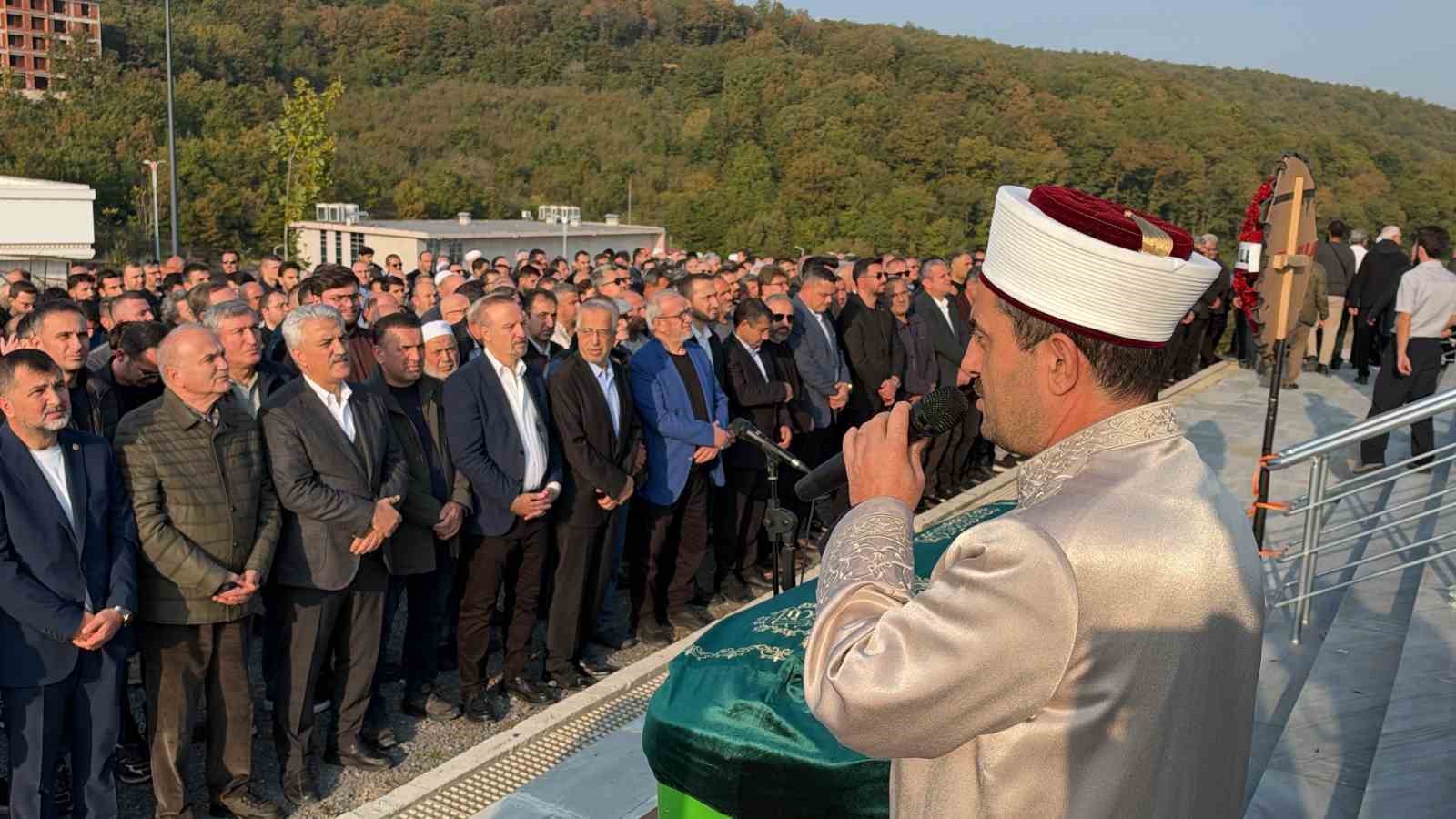 Sevilen profesör son yolculuğuna uğurlandı — görsel 3