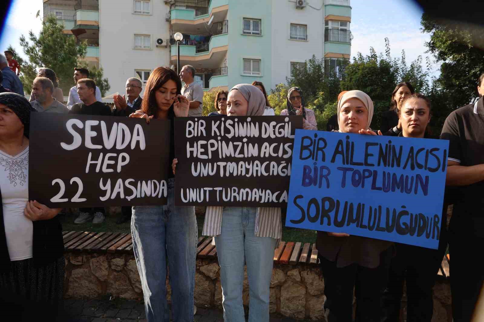 Kozan’da kadınlar, katledilen Sevda için tek ses oldu — görsel 2