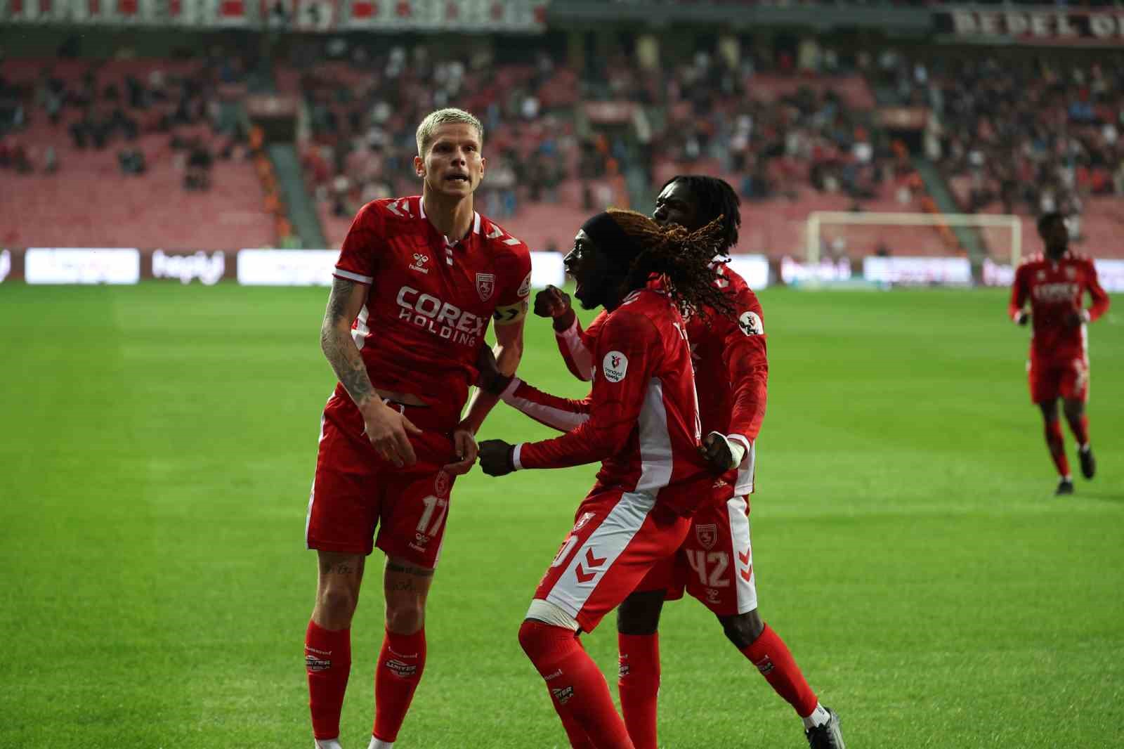 Trendyol Süper Lig: Samsunspor: 1 - Amed Sportif Faaliyetler: 0 (İlk yarı) — görsel 6