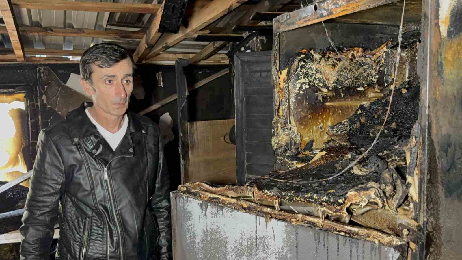 Samsun’da ev yangını: Tüm eşyalarını kaybeden aile evsiz kaldı — görsel 3
