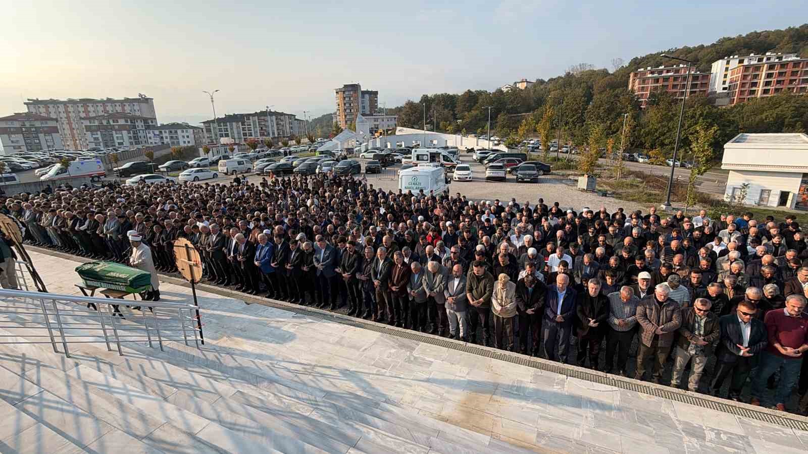 Sevilen profesör son yolculuğuna uğurlandı — görsel 1