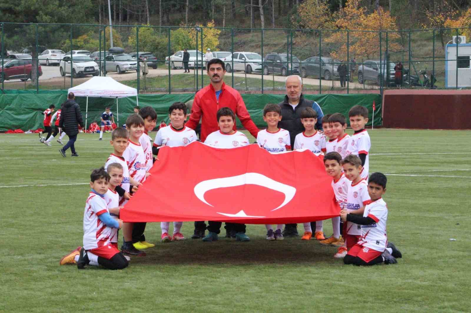 Eskişehir’de 29 Ekim Cumhuriyet Bayramı futbol müsabakaları gerçekleştirildi — görsel 3