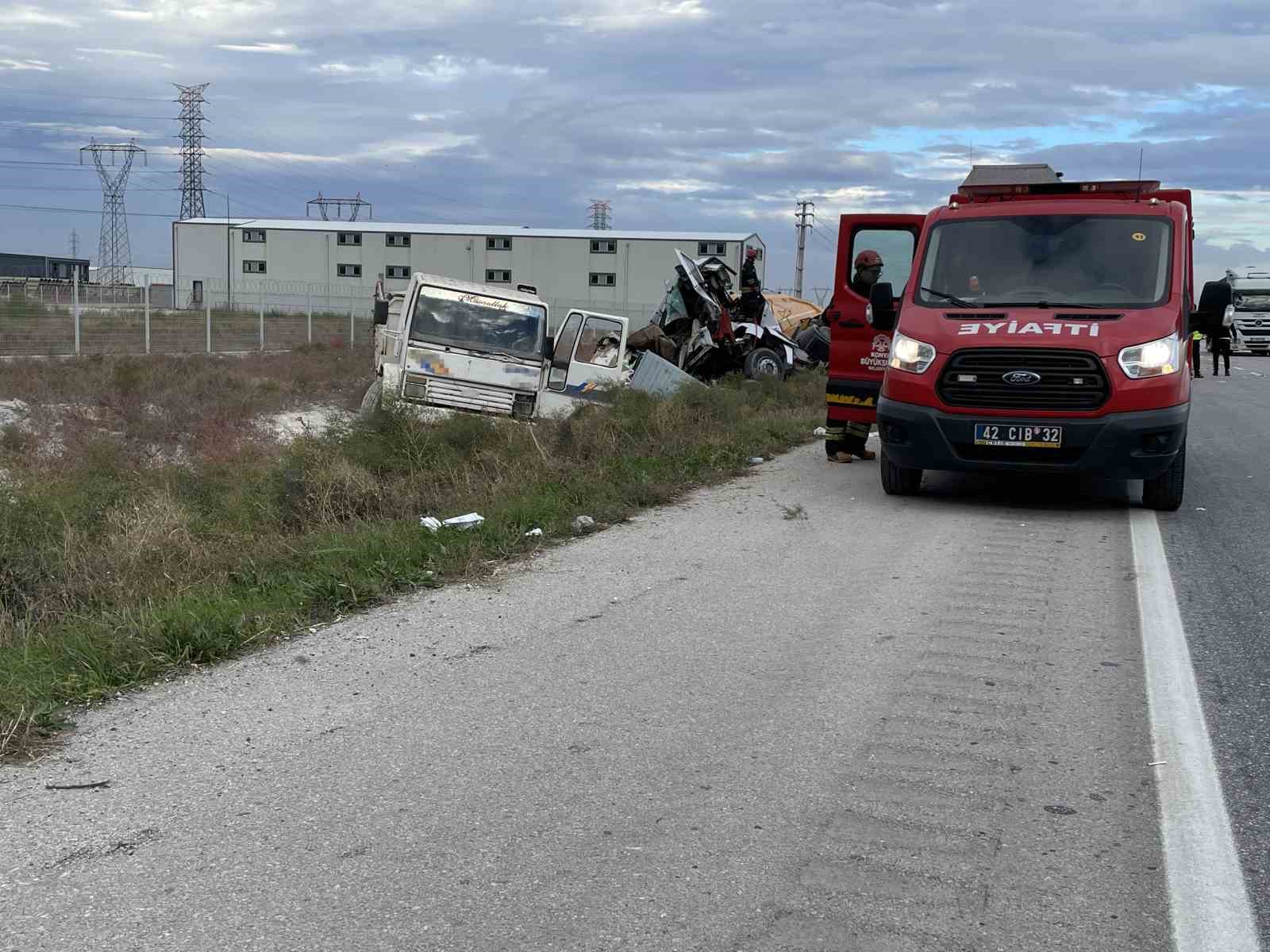 Tır, demir yüklü kamyona çarptı: 1 ölü, 1 yaralı — görsel 4