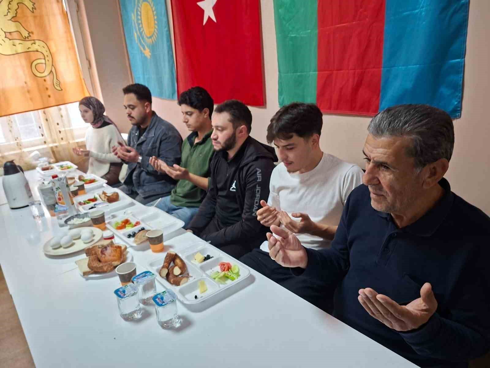 Eskişehir’de ‘Türk Dünyası öğrencileri’ kahvaltıda buluştular — görsel 4