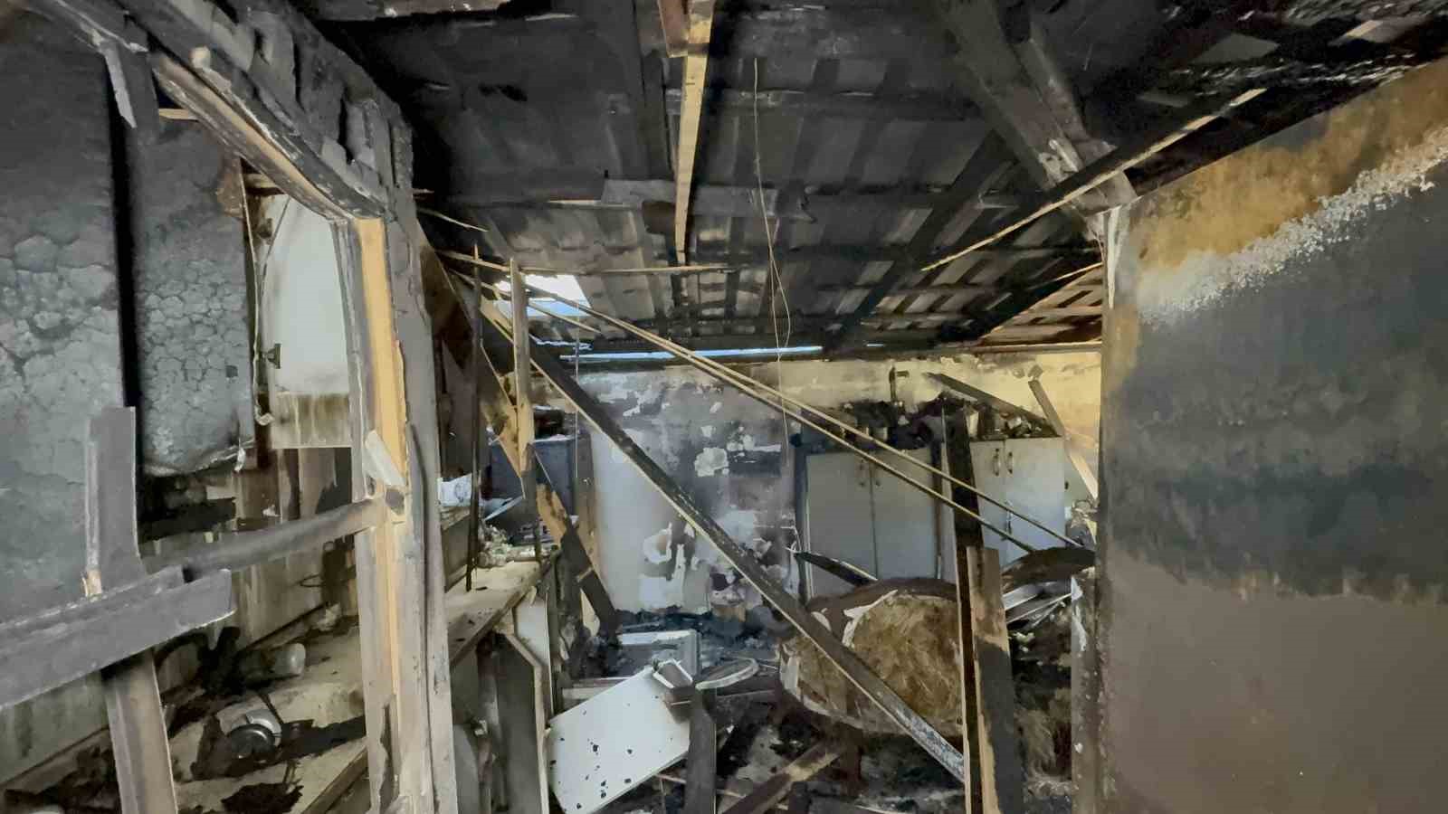 Samsun’da ev yangını: Tüm eşyalarını kaybeden aile evsiz kaldı — görsel 5