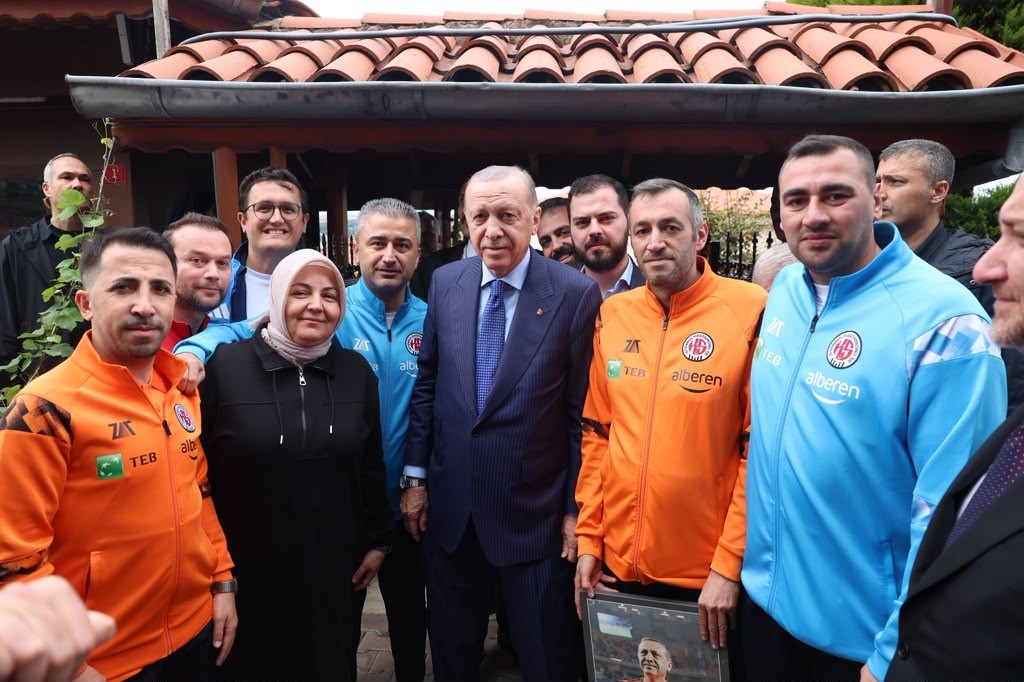 Cumhurbaşkanı Erdoğan, İstanbul Kastamonuspor yönetimini kabul etti — görsel 1