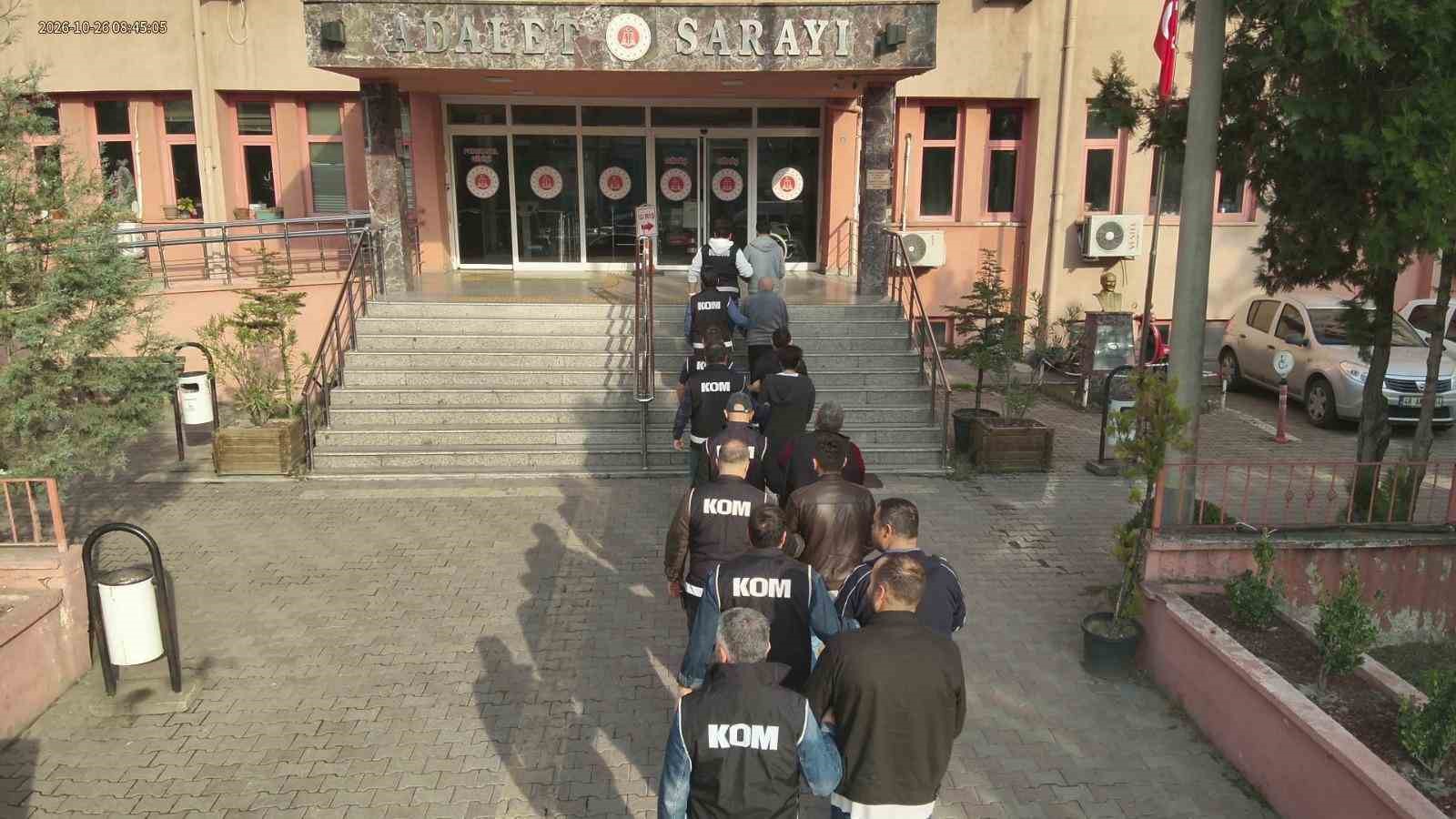 Karabük ve Bartın’da kaçak silah operasyonu: 48 silah ele geçirildi — görsel 5