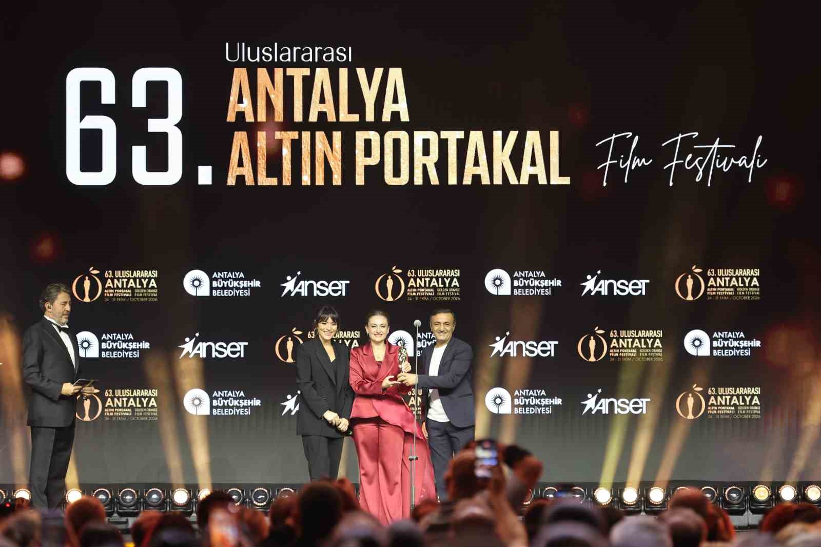 Altın Portakal’da onur ve emek ödülleri sahiplerini buldu — görsel 12